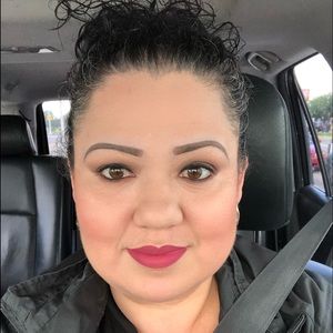 Meet your Posher, Alejandra